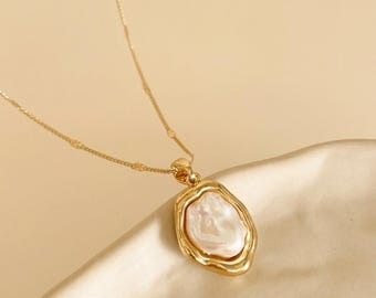 Gold Pearl Necklace, Freshwater Baroque Pearl Choker, Unique Melted Gold Necklace, Aesthetic Elegant Chain Necklace, Gift for Girlfriend