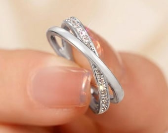 Minimalist Silver Criss Cross Ring for Women, Dainty Interlocking X Ring, Wave Band Ring, Modern Promise Ring, Everyday Jewelry Gift
