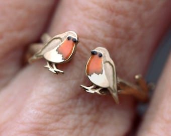 Red Robin open ring. Goud over sterling zilver en oranje emaille. Unieke, op de natuur geïnspireerde vogelring voor haar.