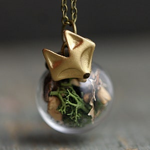 FOREST FOX Necklace. Handgilded fox head. Glass orb with real moss and tree bark. Bronze necklace. Gift for her.