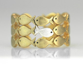 Swimming Against The Current. Sterling GOLD adjustable ring. School of fish with one silver fish swimming upstream. Best gifts for her.