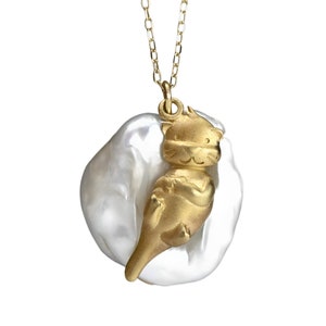 Otter Keshi Perlenkette gold vermeil. Einzigartige von der Natur inspirierte Halskette für Sie.