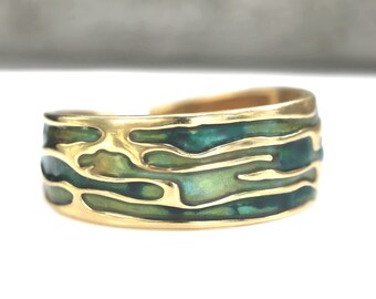 Anillo oceánico. Plata de primera ley bañada en oro de 18k. Esmalte en tonos verdes. Anillo único hecho a mano para mujer. Impermeable.