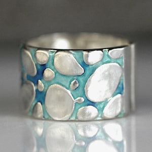 NIEUW: RIVER BED zilveren ring. Blauw turkoois emaille en sterling zilveren kiezelstenen. Verstelbaar. Waterbestendig. afbeelding 5