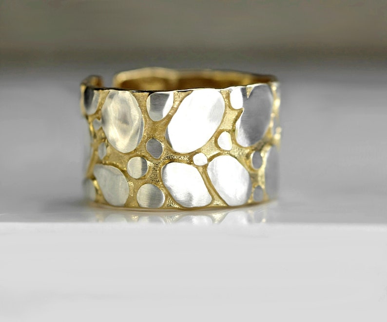 Neu: GOLDENE KÜSTE. Bicolor Ring aus Sterling Silber und Gold. Einzigartig, handgemacht, verstellbar und wasserfest Bild 2