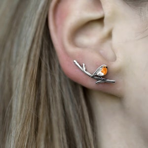 Robin Bird ear climbers. Sterling Silver and orange enamel. Just 1 ear hole needed. afbeelding 5