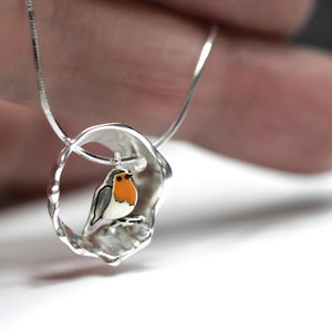 Nieuw: Red Robin vogelketting. Sterling zilver en emaille. De natuur geïnspireerde unieke ketting voor haar. afbeelding 6