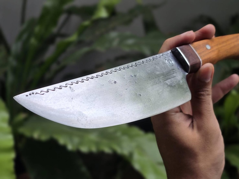 Single Wavy Line Pattern Custom Butcher Camping Knife 6.2