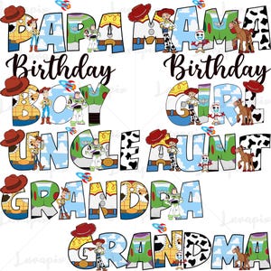 Può includere: Grafica colorata con le parole "PAPA", "MAMA", "UNCLE", "AUNT", "GRANDPA" e "GRANDMA" in un font giocoso. Ogni lettera è decorata con personaggi ed elementi del film Toy Story, tra cui Woody, Buzz Lightyear e Jessie.