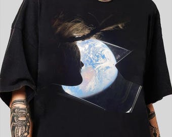 Comfort Colors® Artemis II Orion Fenster Erde Foto Shirt, Christina Koch Weltraum-Mission, Orion Raumschiff, NASA inspirierte Astronauten Kleidung