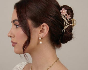 Presilha de cabelo com flor de pérola e strass | Acessório elegante para penteados presos com flores