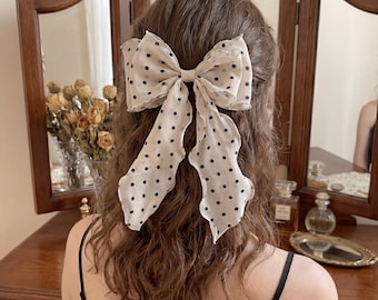 Presilha de cabelo com laço de bolinhas | Acessório de cabelo com fita transparente | Presilha de cabelo com laço marcante | Presente para ela