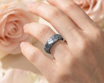 Silver textured womens engagement ring faceted band glossy finish engraved ring gift for her personalised wooden keepsake box galentine gift