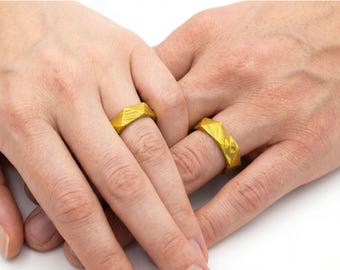 Gold facet textured couple rings valentine gift promise rings for couples engraved rings with wooden keepsake box jewelry gift