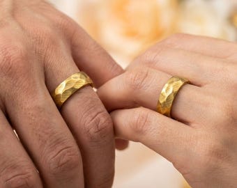 Gold hammered couple rings boyfriend girlfriend gift matching promise rings for couples textured wedding bands for him and her