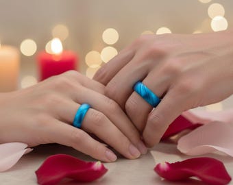 Blue couple rings textured wedding ring set valentine gift promise rings for couple engraved rings with wooden box engraved jewelry box