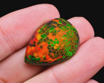 ハニカム模様のエチオピア産ブラックオパール 13.55ct ペアシェイプ