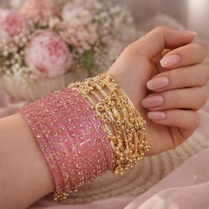 Pink Kashmiri Ghungroo Bangles Set | Gold Tone Glass Bridal Churiya afbeelding 2