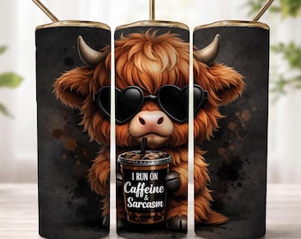 Adesivo PNG para copo térmico Highland Cow Caffeine, design engraçado de vaca para copo fino de 590ml (20oz) por sublimação, adesivo sarcástico para copo de café com vaca, utensílio de bebida fofo com tema de animais de fazenda