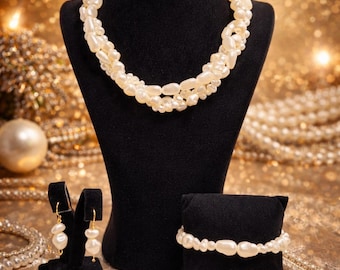 Conjunto de joyas barrocas hechas a mano con perlas irregulares de agua dulce, collar, pulsera y pendientes de novia con cierre dorado.