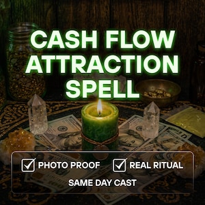 Peut inclure: Une bougie pilier verte avec un cordon marron et une breloque, entourée de billets de cent dollars américains, de pointes de quartz clair et de cristaux jaunes. Le texte indique : CASH FLOW ATTRACTION SPELL, PHOTO PROOF, REAL RITUAL, SAME DAY CAST.