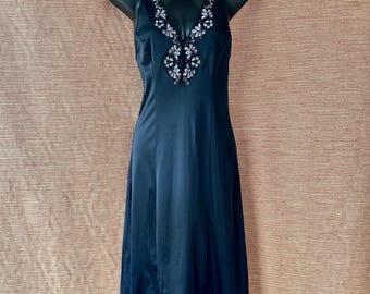 black lace funeral dress Vintage Mourning Evening gown Size:Custom size Excellent Pretty and Ole Plus This elegant Lace Funeral