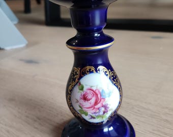 Candelabro vintage azul cobalto de porcelana de Alemania Occidental con decoración floral dorada de los años 80.