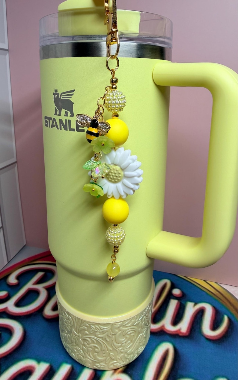 Sunny Daisies Tumbler Charm with Gold Accents, Personalized Summer Gift Yellow Bumble Bee Stanley Hydrojug Keychain Kindle Charm image 1