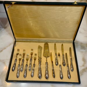 Italian .800 Silver Rococo Cutlery Set “Argentina” – Solingen Blades + Original Case