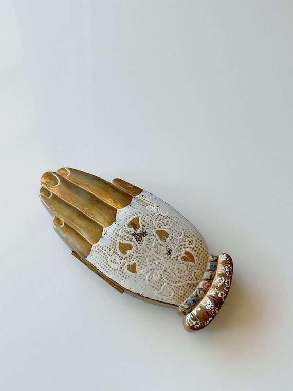 1940s Volupte golden gesture hand compact RARE Ar… - image 4