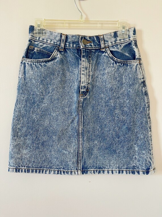 80s or 90s acid wash denim jean skirt size small … - image 3