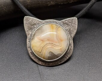 Handmade Crazy Lace Agate Cat Necklace, Sterling Silver Cat Pendant, Cream Gemstone Jewelry, Crazy Cat Lady Gift, Cat Lover Gift for Her