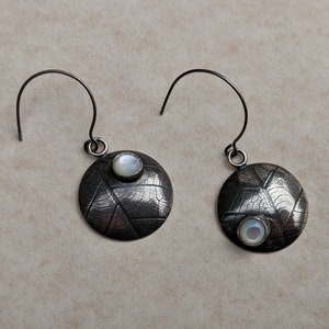 Mother of Pearl Earrings Dangle, Mother of Pearl Sterling Earring, MoP Earrings, Pearlescent Jewelry, Irridescent Earrings, Nacre Earring