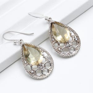 925 Sterling Silver Honeycomb Bee Dangle Earrings: Natural lemon stone