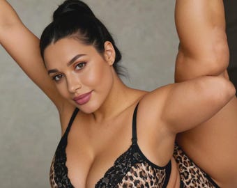 Elegant Arab Woman Character – Plus Size Digital Art Portrait – Instant Download