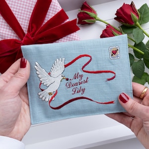 Sobre de recuerdo bordado personalizado para San Valentín