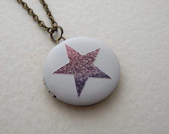 Star Locket .. round locket, brass locket, Simple locket