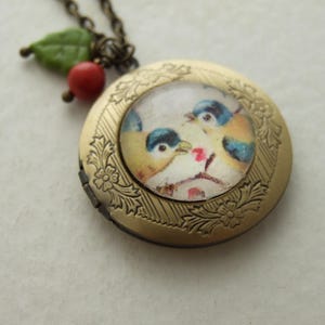 Bird Locket .. bird picture locket, bird necklace, bird cabochon, vintage style necklace, momento locket.