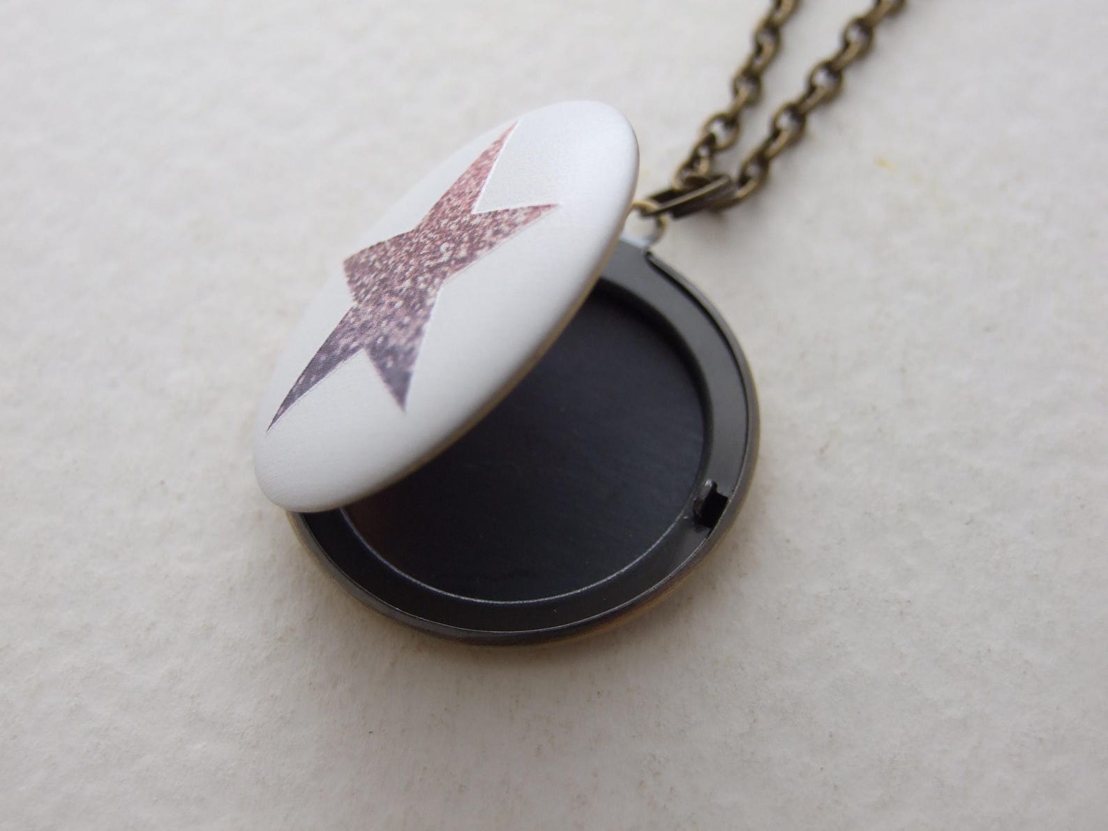 Opening Star Locket Star Locket .. Round Locket, Brass Locket, Simple Locket - Etsy