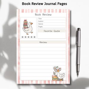 Könnte beinhalten: Eine Buchrezensions-Journalseite mit einem rosa gestreiften Rand und dem Text "Book Review Journal Pages". Die Seite enthält Abschnitte für Titel, Autor, Genre, Seiten und ein Lieblingszitat. Illustrationen einer Gans, die Bücher trägt, sind abgebildet.