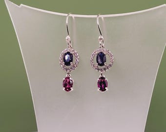 Handgjorda örhängen i sterlingsilver med safir och granat