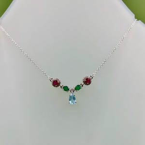 Riservato a John, collana in argento con rubino, smeraldo e acquamarina, ciondolo naturale realizzato a mano con zirconi cubici