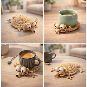 Könnte beinhalten: Vier Bilder zeigen einen skurrilen, gehäkelten Untersetzer in Form einer cartoonartigen Kreatur. Der Untersetzer ist beige mit großen Kulleraugen und einer langen Schnauze. Der Untersetzer hält in zwei der Bilder eine grüne Teetasse und eine graue Kaffeetasse.