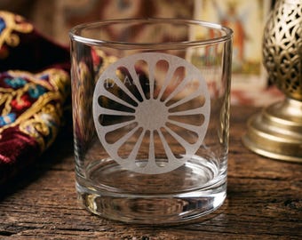 Bicchiere da whisky Romani Wheel, 10,5 oz (incisione) su tre lati "te avel baxh & te del o del"