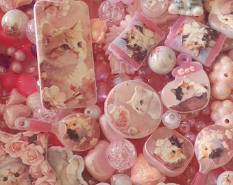 かわいい猫のチャームとビーズのミックス ピンクレジン DIYジュエリー製作用品 クラフトセット