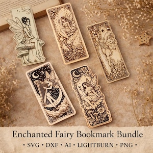 Puede incluir: Un conjunto de cinco marcapáginas de madera con ilustraciones detalladas de hadas. Cada marcapáginas presenta un diseño de hada diferente, como un hada sobre una seta, tocando el arpa o rodeada de flores. El texto "Enchanted Fairy Bookmark Bundle" está en la parte inferior.