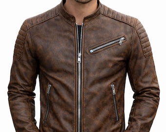 Herrjacka i slitet brunt fårskinnsläder med bikermönster – quiltad axelrem