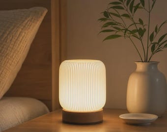 Lampada da comodino ricaricabile con controllo touch, luce notturna a LED senza fili, lampada da tavolo portatile dimmerabile con effetto legno.