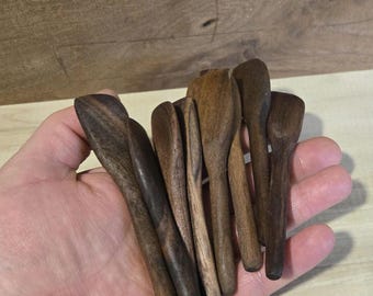 Mini Walnut Cosmetic Spatula | Handmade Wooden Scoop for Lotion and Balm Jars