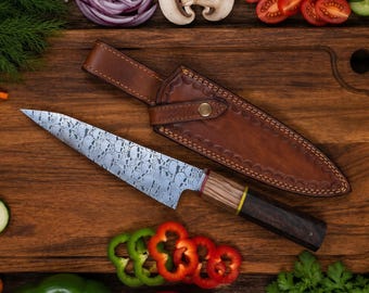 Handgefertigtes japanisches Kochmesser Kohlenstoffstahl Gravierte Klinge Holzgriff Lederscheide Luxusmesser Geschenk für Koch